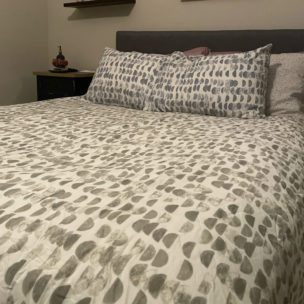 West Elm Neutral Pebble Print Duvet Cover - Gray and White